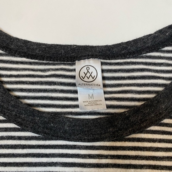 Blake and white striped women’s tshirt size medium - Picture 5 of 5